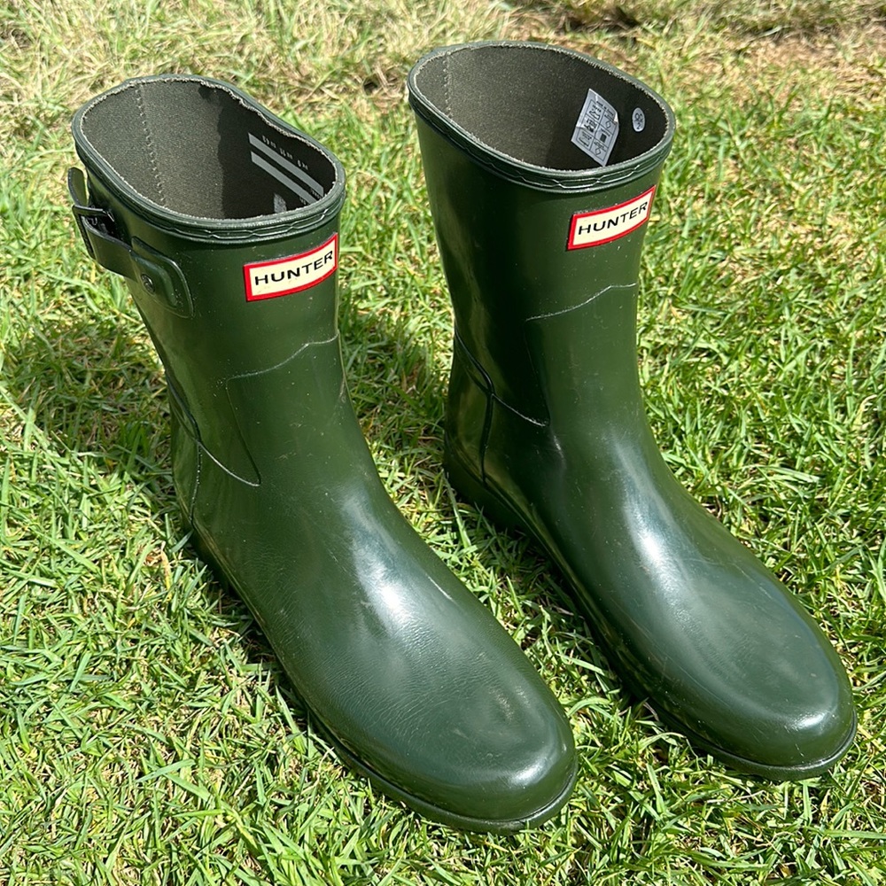 HUNTER Refined Short Gloss Boot- Olive Green